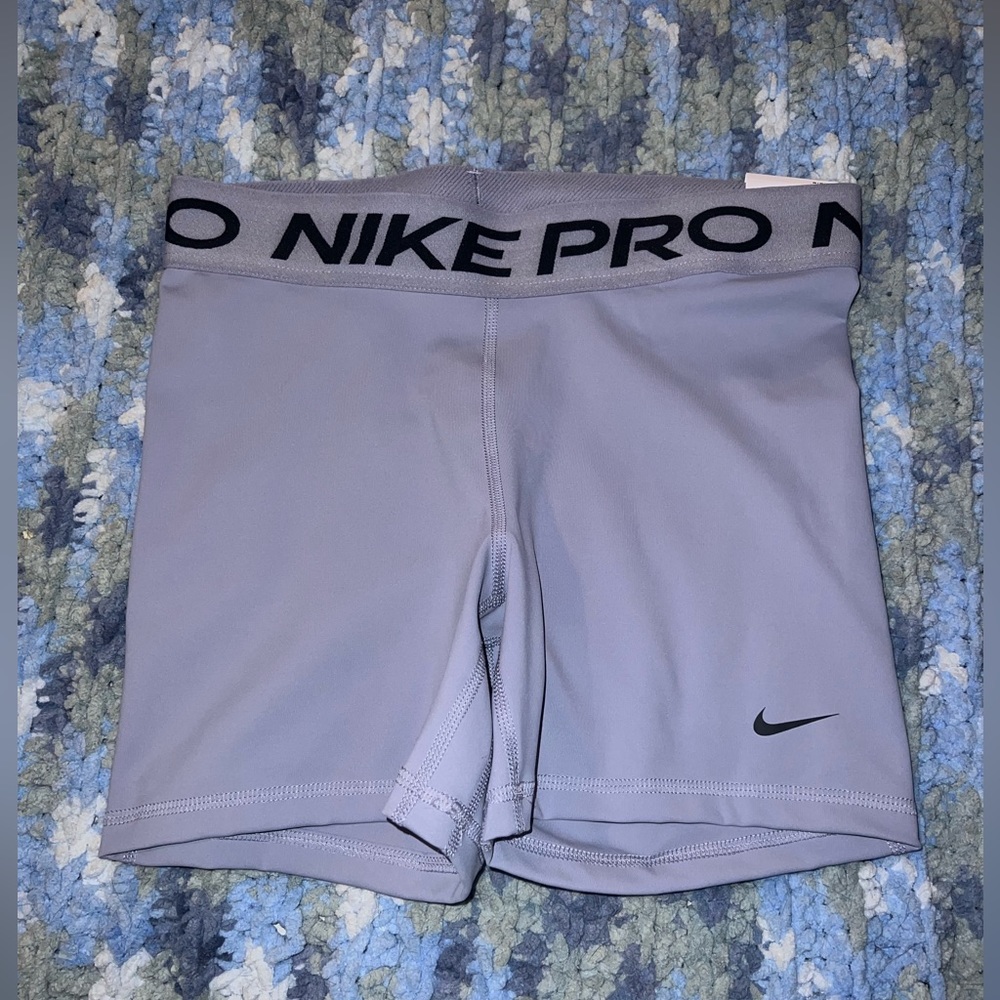 Women’s Nike Pros